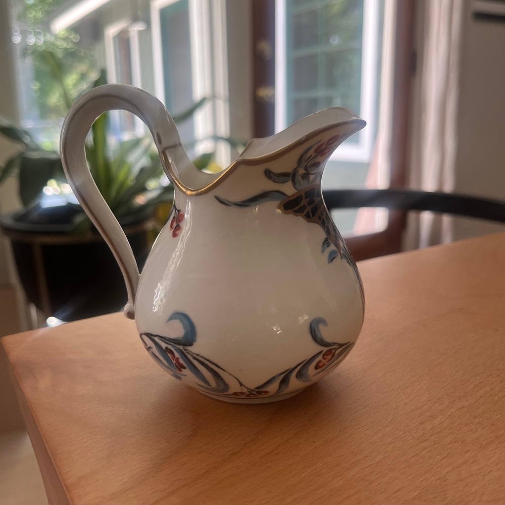Ceramic coffee creamer dispencer